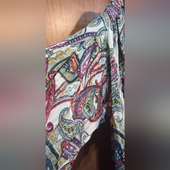 Umgee Cream with Multi Color Paisley Print Balloon Sleeves Large - Picture 2 of 5